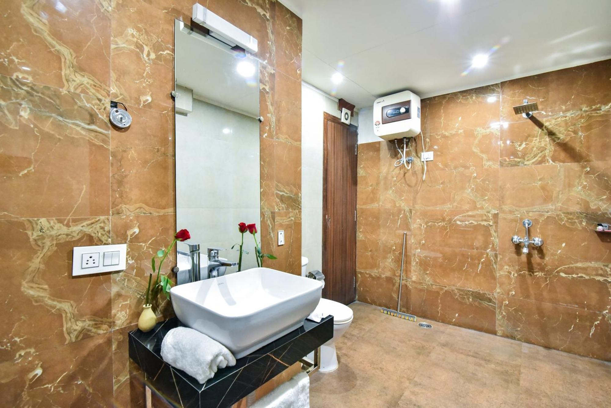 Pinaz Royale Hotel Амритсар Екстериор снимка