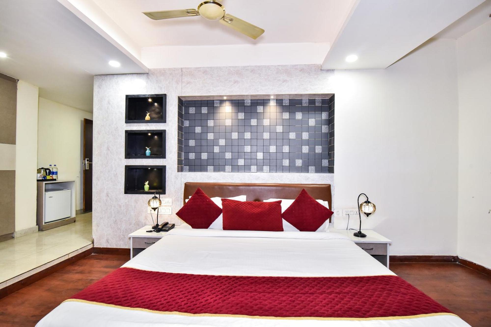 Pinaz Royale Hotel Амритсар Екстериор снимка