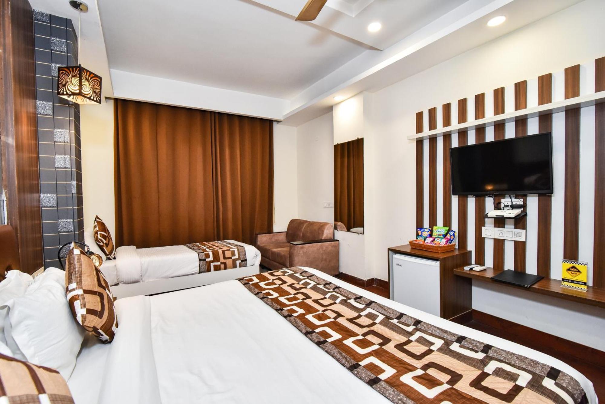Pinaz Royale Hotel Амритсар Екстериор снимка
