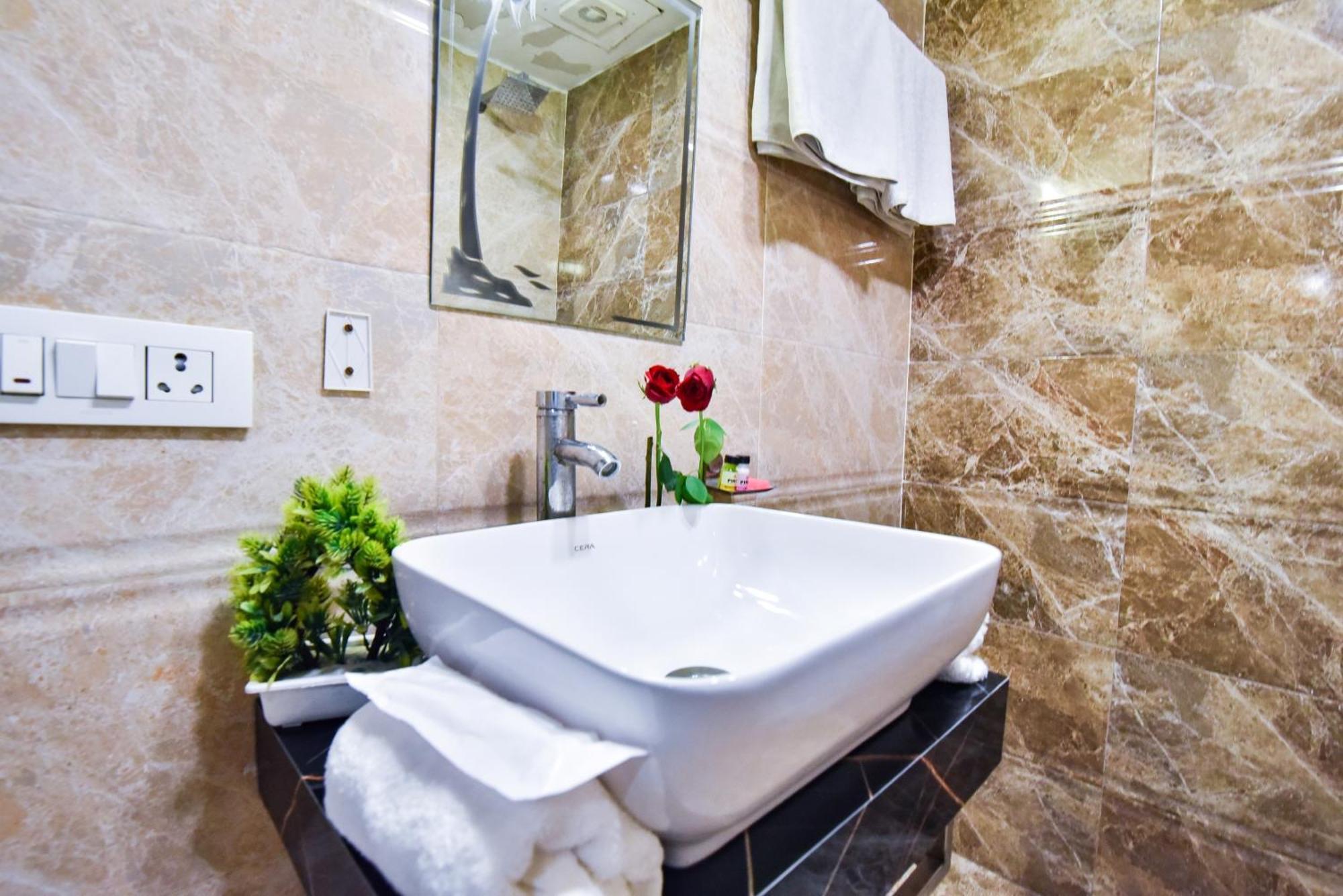 Pinaz Royale Hotel Амритсар Екстериор снимка