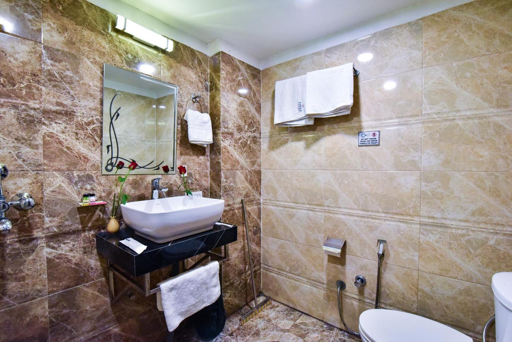 Pinaz Royale Hotel Амритсар Екстериор снимка