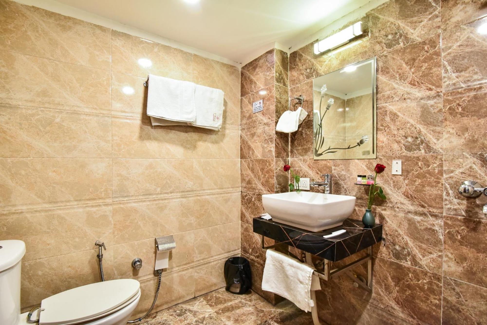 Pinaz Royale Hotel Амритсар Екстериор снимка